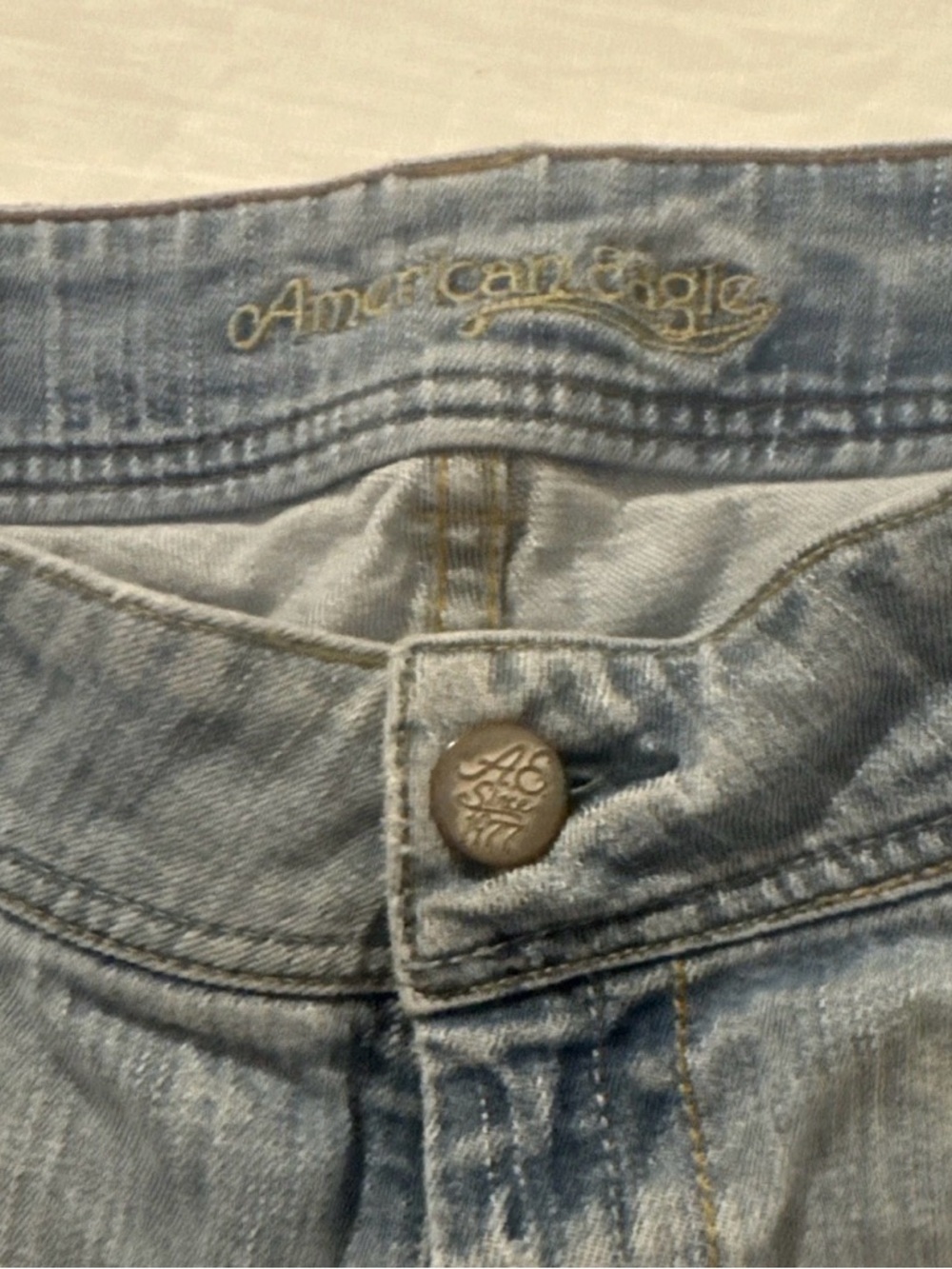America Eagle Women’s Jeans Bellbottoms Size 10 -Long Distressed Y2K, 2000’s - Picture 4 of 8